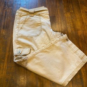 Maurices Women’s capris cargo pants.